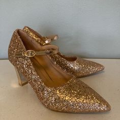 Shein Size 39 Gold Glitter Heels Instagram Ready/ Super Stiff, Scratchy And Uncomfortable, But Look Cute In Pics Tiny Strap, Never Worn Outside Gold Sparkling Low Heel Shoes, Gold Sparkling Low Heels, Gold Glitter Ankle Strap Heels, Holiday Gold Heels With Glitter Accents, Gold Holiday Heels With Glitter Accents, Gold Low Heel Holiday Heels, Gold Holiday Heels With Low Heel, Gold Glitter Heels For Evening, Glamorous Gold Heels With Glitter Accents