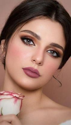 Mascara Makeup Look, Different Types Of Makeup Looks, Anime Makeup Ideas, 80s Makeup Looks, Types Of Makeup Looks, Different Types Of Makeup, Valentine's Day Makeup, 80s Makeup, Perfect Cat Eye