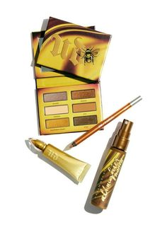 Urban Decay Honey Pot Limited Edition 4 Piece Set - New in Box. Condition is New. Shipped with USPS First Class. Urban Decay Honey, Honey Eyeshadow, Perversion Mascara, Holy Grail Products, Urban Decay Cosmetics, Palette Makeup, Makeup Setting Spray, Pot Set, Eyeshadow Primer