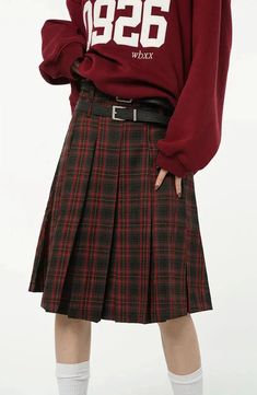 College Style A-Line Skater Midi Skirt Midi Skirt Y2k, Red Skater Skirt, Hip Hop Fashion 90s, Short Pollera, Red Plaid Skirt, Crop Pullover, Y2k Skirts, College Days, High Waist Short