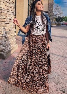 Flowy Boho Skirt Stella - Dark Brown / M - Dresses Boho Skirt Pattern, Look 2023, Bohemian Maxi Skirt, Casual Boho Style, Look Boho Chic, Gotta Work, Bohemian Style Clothing, Bohemian Skirt, Boho Style Outfits