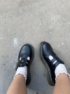 Doc Martens School Shoes, Shoes Aesthetic Doc Martens, Platform Docs Low, Platform Mary Janes Doc Martens, Docs Mary Jane’s, Red Converse, Vans Outfit, Love Clothing