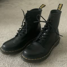 Airwair Doc Martens Size 8 Only Worn 1 Or 2 Comes With Extra Laces And Wax And Water Proof Lather Wax As Well Dr Martens Aesthetic, Doc Martins Boots, Jadon Platform Boots, Doc Martens Black, Doc Martens Boots, Dr Martens Black, Boots Uk