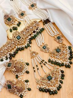 Beautiful Kundan bridal set. This set is gold plated and high quality. Message me for anymore questions! shipping is free Ad Jewellery Set, Pakistan Jewelry, Kundan Bridal Set, Bridal Jewelry Indian, Bride Indian, Indian Bridal Jewelry