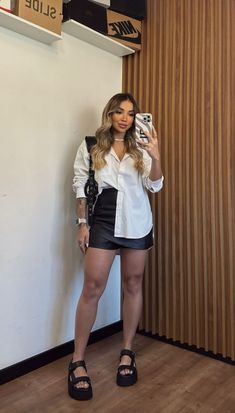 A Skirt Outfit, Jean Skirt Outfits, Fiesta Outfit, Office Outfits Women, Casual Day Outfits, Looks Street Style, Looks Chic