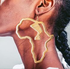 Our African map Egyptian queen Nefertiti earrings are made of 14K gold plated stainless steel material.They do not tarnish or fade. Nefertiti Earrings, Map Earrings, Big Dangle Earrings, Africa Earrings, Egyptian Queen Nefertiti, African Goddess, Queen Earrings, African Map, Queen Nefertiti