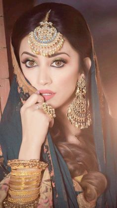 Bridal Jewellery Inspiration, Pakistani Bridal Makeup, Bridal Photography Poses, Indian Bridal Dress, Indian Woman, Bridal Photoshoot, Bridal Fashion Jewelry, Pakistani Bridal Dresses