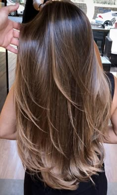 Babylights Hair, Rambut Brunette, Brown Hair Looks, Brown Hair Inspo, Brunette Hair With Highlights, Long Hair Color, Brown Hair Balayage, Hair Color Techniques, Balayage Brunette