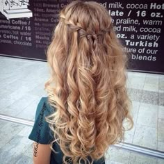 Graduation Hair, Braided Half Updo, Curly Prom Hair, Hair 2016, Messy Curls, Medium Curly, Prom Hairstyles For Long Hair, Half Updo, Prom Hairstyles