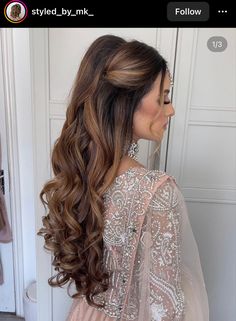 Pakistani Mehndi Hairstyles Braids, Hairstyles Pakistani Wedding Party, Pakistani Bridal Hair Styles, Middle Eastern Wedding Hairstyles, Desi Half Up Half Down Hair, Nikkah Hairstyles For Bride Sister, Mendhi Hairstyles Bridesmaid, Pakistani Braid Hairstyles, Mendhi Hairstyles Braid