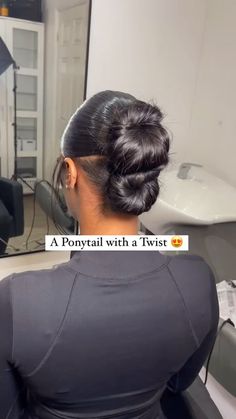 VoiceOfHair ®️ | Easy Passion Twist Tutorial 🔥 Loving the way @flbraids shows how to install this neat and pretty protective style ❤️ Have you tried this... | Instagram Cute Ponytail Styles, Black Hair Bun, Natural Hair Ponytail, Low Ponytail Hairstyles, Short Hair Ponytail, Short Ponytail