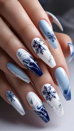 #winternails #christmasnails #nailart Snow Flakes Nails Art, Snow Man Nail Design, White And Blue Winter Nails, Icy Winter Nails, Winter Nail Art Snowflakes, Blue Snow Nails, Snow Nails Winter Blue, Blue Winter Nails Snowflakes, Snowman Nails Design