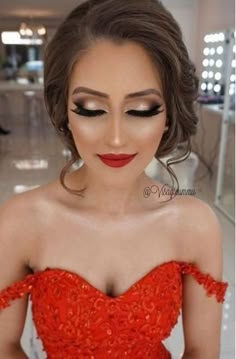 Actualizar 45+ imagen maquillaje para ropa roja