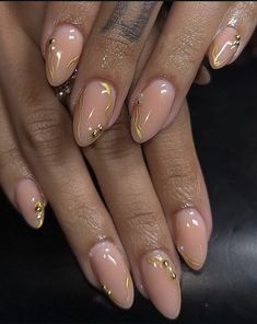 Small Diamond Nails, Bubble Bath Nail Designs, Structured Gel Manicure Designs Short, Shirt Biab Nails, Short Gold Nails Ideas, Short Gold Nail Designs, January Pedicure, Gold Nail Designs Almond, Acrylic Nails Natural Look