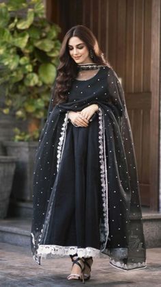 Black Long Frocks Pakistani, Black Anarkali, Silk Anarkali Suits, Black Frock, Silk Anarkali, Maya Ali, Party Wear Gown, Anarkali Dress Pattern