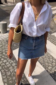 Oversized Shirt Outfit, Skirts Style, Basic Essentials, Jewellery Bag, Denim Skirt Outfits, 여름 스타일, Summer Wardrobe Essentials, Neue Outfits