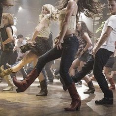 country Julianne Hough Footloose, Footloose Original, Modern Dance Moves, Footloose Movie, Footloose 2011, Country Dancing, Scene Bangs, Kenny Loggins, Theatre Scene