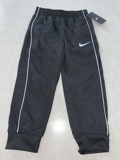 Nike Boys Athletic Jogger Pants Black & White Size 4 NWT. Condition is New with tags. Shipped with USPS First Class Mail. Smoke Free Home. Street Wear Pants Men, White Joggers Outfit, Masc Outfits, University Outfit, Hype Clothing, Trendy Boy Outfits, Nike Boys, Joggers Outfit, Future Outfit