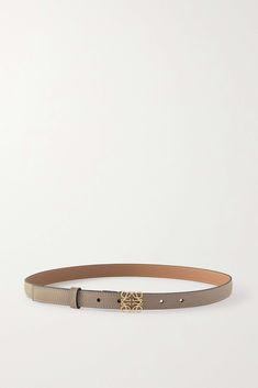 Sand Anagram textured-leather belt | LOEWE | NET-A-PORTER Loewe Belt Street Style, Loewe Anagram Belt, Fotos Outfits, Loewe Belt, Aesthetic Belt, Elegant Belt, Gucci Marmont Belt, Extra Accessories, Dr Wardrobe