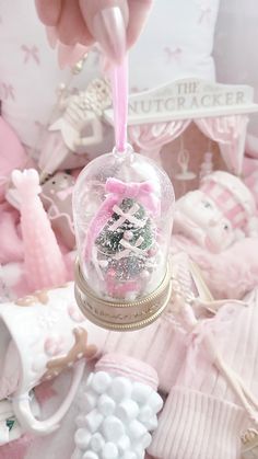 #pink #christmas #decor #coquette #pinkmood #softgirl #aesthetic #christmasdecorating #loveshackfancy Coquette Christmas Decor, Softgirl Aesthetic, Pink Winter, Christmas Time, Christmas Decor, Holiday Season