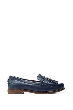 Look effortless in Espelette. This boat shoe features Moda branded tassel trim so you can wear your shoes with pride. Perfect for everyday wear. Armani Fragrance, Black Tie Party, Dress With Jean Jacket, Oasis Fashion, Boat Shoe, Ballet Pumps, Your Shoes, Shop Maxi Dresses, Party Shoes