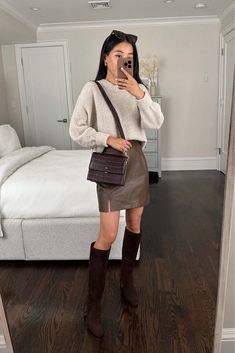 Petite Smart + Business Casual Workwear Ideas Midsize Winter Fashion, Winter Style Ideas, Petite Fall Outfits, Midsize Winter, Suede Boots Outfit, Tall Boots Outfit, Style Midsize, Brown Boots Outfit, Chocolate Brown Boots