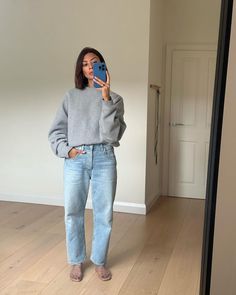 Marianne Smyth (@smythsisters) • Instagram photos and videos London Winter Outfits, Le Duo, Outfit Formulas, Virtual Stylist, March 19, Autumn Outfit, Outfit Inspo Fall, On Repeat, Winter Fashion Outfits