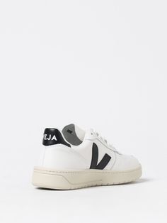 Sneakers VEJA Woman color White Sneakers Veja, Basket Veja, Veja Sneakers, Top Sneakers Women, Lipstick Bag, Chain Strap Bag, Oversized Tote Bag, White Sneakers Women, Floral Shoes