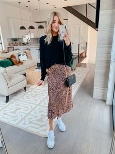 Womens Autumn Fashion Outfit Ideas, Women’s Winter Fashion Work, Hi Lo Skirt Outfit, Women’s Autumn Outfits, Women’s Midi Skirt Outfit, Cold Weather Dressy Outfits, Midi Skirt Autumn Outfit, Autumn Midi Skirt Outfit, Autumn Inspired Outfits