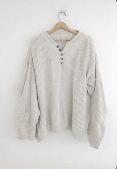 I dont own the rights to this photo! :) Slouchy Knit Sweater, Oatmeal Sweater, Boyfriend Sweater, Henley Sweater, Fall Winter Outfits, Outfits Casuales, Comfy Outfits, Cute Casual Outfits