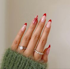 Nails For 13, Christmas Nails Easy, Festival Nails, Xmas Nails, Christmas Nail Designs, Christmas Nail, Pretty Acrylic Nails, Chic Nails, Short Acrylic Nails