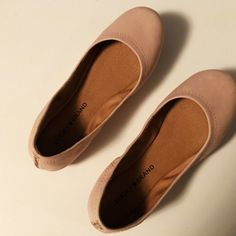 Price Firm, No Offers Lucky Brand Emmie Ballet Flats Leather Upper Color Nude Crafted Of Buttery Soft Leather, The Flats Are Styled With A Rounded Toe And Elasticized, Ruched Topline That Adjusts For Perfect Fit. The Pretty Flats Are Set On Recessed Island Heels And Finished With Topstitching At The Counter. 0.2" Heel Height Shoe Width - Medium Leather Upper, Synthetic Lining, Rubber Sole Nude Ballet Flats, Metallic Ballet Flats, Pretty Flats, Black Suede Flats, Black Leather Ballet Flats, Ballerina Shoes Flats, Loafer Shoes Women, Ankle Strap Flats, Black Leather Flats