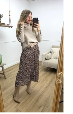 Winter Outfit For Women, What To Wear In Winter, Trendy Outfits Winter, Leopard Print Skirt, Outfit For Women, Mode Casual, Looks Chic, Fashion Mistakes