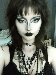 #tradgoth #tradgothmakeup Glam Goth Makeup Looks, Trad Goth Vampire Makeup, Gothic Makeup Ideas Dark Beauty, Goth Hair And Makeup, 90s Gothic Makeup, Goth Trad Makeup