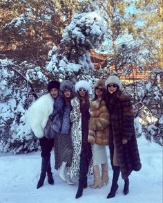 Mode Au Ski, Russian Winter, Winter Princess, Snow Trip, Winter Inspo, Snow Bunnies, Ski Season, Snow Angels