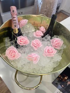 Bridal Shower Champagne, Fashion Outfits Dresses, Floral Ice, Tafel Decor, Galentines Party, 29th Birthday, Birthday Brunch, Outfits Dresses, Dandelion Recipes