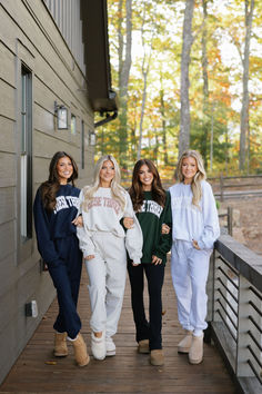 Trendy fall outfits | neutral fall outfits | college fall outfits | fall inspo | what to wear for transition | fall transition outfit | warm fall outfit | outfit inspo | cute outfit inspo | college gameday | football inspo | sweater outfits | ugg outfits | trendy winter outfits Fall Outfits College, College Fall Outfits, Outfit Ideas Oversized, Warm Fall Outfits, Outfits Neutral, Trendy Winter Outfits, Neutral Fall Outfits, Outfits College