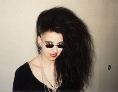 I want this hair so badly. Seriously. Style For School, Retro Goth, Dark Look, Victorian Goth, Goth Style