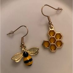 One Pair Of Earrings. Bee And Honeycomb. Faux Gold/Gold Tone Hardware. Dangle Stylestatement Costume Jewelry. Lightweight. New/Never Worn/Used, Have A Lovely Day! Bee Honeycomb, Have A Lovely Day, Bee Earrings, Bee Theme, Lovely Day, Fantasy Jewelry, Earrings Color, Gold Gold, Resin Jewelry