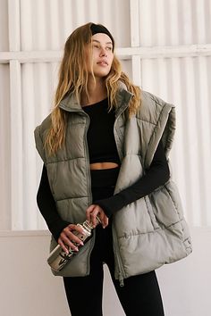 Winter wear Best Puffer Jacket, 2023 Clothes, Puffer Vest Outfit, Jacket For Winter, Gifts 2023, Oversized Vest, Winter Puffer Coat, Free People Activewear, Cold Weather Outfits