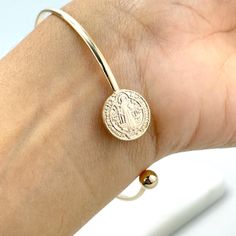 18k Gold Filled Saint Benedict Medal Coin, San Benito Coin Bangle Cuff Bracelet, Adjustable Bracelet, Wholesale Jewelry Making Supplies.Bracelet Size: -Length: 70mm / Width: 69mm Adjustable Gold Coin Bracelet For Women, Coin Bracelet Gold, Gold Coin Bracelet, Gold Coin Jewelry, Saint Benedict Medal, Benedict Medal, Hair Scarf Styles, Accesories Jewelry, Gold Coin Necklace