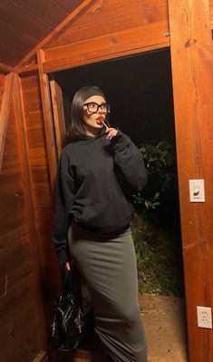 Esthetician Outfit, Af1 Outfit Women, Turtle Neck Outfit, Af1 Outfit, Outfits 2000s, Streetwear Fashion Women, Outfit Women, Cute Simple Outfits, Curvy Outfits