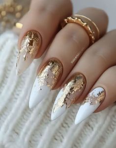 Gold To White Ombre Nails, Pearl White And Gold Nails, Gold White Nails Design, White And Gold Acrylic Nails With Design, White Gold Ombre Nails, Nail Ideas White And Gold, Gold Nails Design, Hand Magic, Ombre French Nails