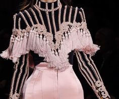 Fashion Details Inspiration, Runway Fashion Couture, Mode Abaya, Fashion Costume, Mode Inspo, Fantasy Fashion, Fall 2016, Mode Inspiration, Fashion Details