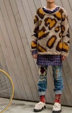 Pattern Layering Fashion, Knitted Sweaters Outfit, Layered Clothes, Crazy Clothes, Animal Clothes, Fun Sweater, Intarsia Sweater, Layered Fits, Leopard Fashion