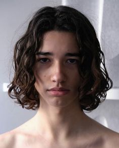 Akira Manga, Black Wavy Hair, Mens Hairstyles Thick Hair, Aesthetic People, Curly Hair Men, Cut My Hair, Haircut Ideas