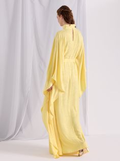 Model height: 177 CM 100% Viscose Length: 140cm Elegant Yellow Silk Kaftan, Fitted Maxi Length Kimono, Silk Dresses With Kimono Sleeves, Chic Long Kaftan For Spring, Fitted Evening Kimono For Summer, Chic Long Spring Kaftan, Long Kaftan For Evening In Spring, Long Kaftan For Spring Evening, Silk Dresses With Kimono Sleeves For Daywear