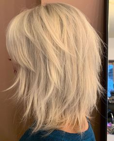 Mid-Length Blonde Wispy Shag Medium Shaggy Hairstyles, Medium Shag, Modern Shag Haircut, Medium Shag Haircuts, Beauty Makeover, Shaggy Haircuts, Short Shag, Natural Wavy Hair, Shag Hairstyles