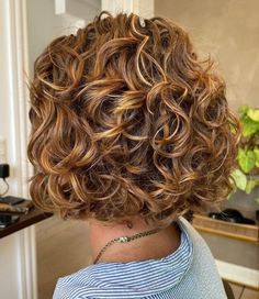 Wavy Layered Haircuts, Wavy Haircut, Short Permed Hair, Short Wavy Haircuts, Short Wavy Bob, Thick Wavy Hair, Curly Hair Photos