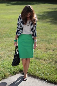 green pencil skirt! Pencil Skirt Outfits, Striped Jacket, Skirt Midi, Outfits For Work, Striped Blazer, Teacher Outfits